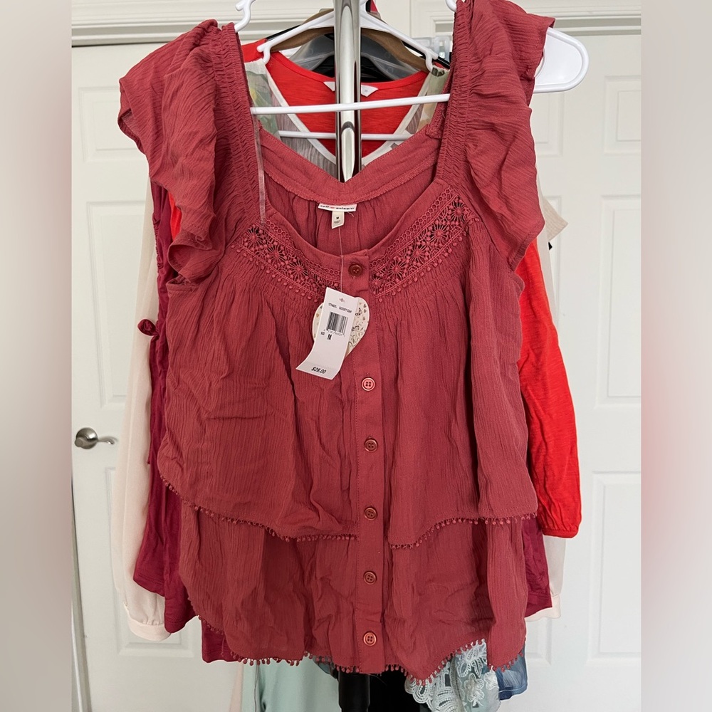 M nwt blouse